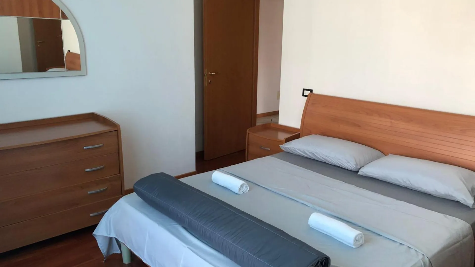 Pm 3 Via Massimiliano Grazia Apartamento Rimini